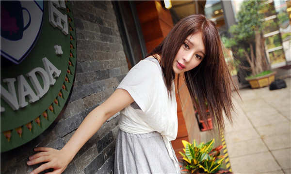 长兴想找一个女性生孩子给报酬-｛找个女人生孩子多少钱｝